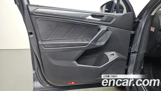 Volkswagen Tiguan Allspace 2020 — Şəkil 28/32