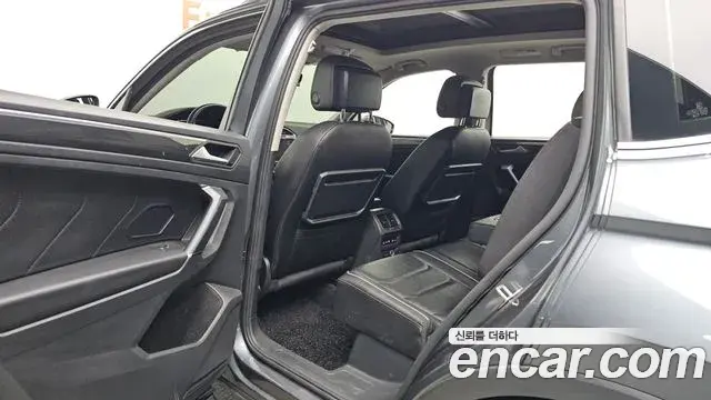 Volkswagen Tiguan Allspace 2020 — Şəkil 27/32