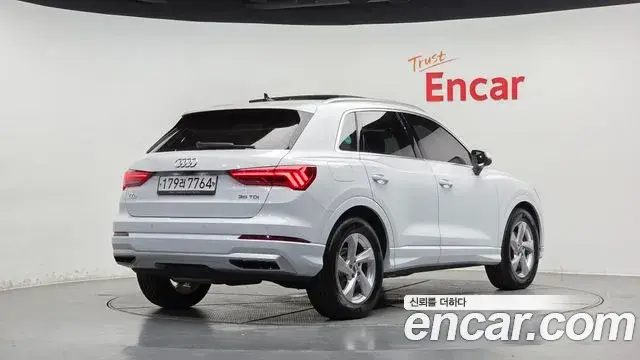 Audi Q3 2020 — Фото 2/20
