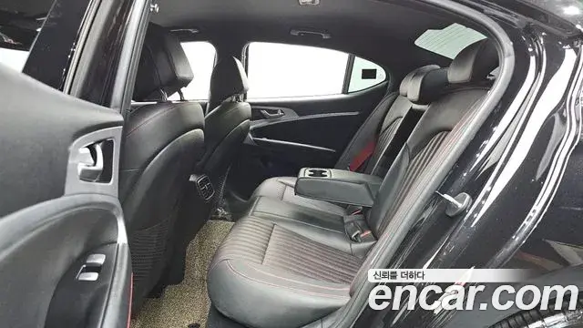 Genesis G70 2021 — Photo 20/36