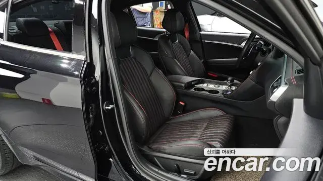 Genesis G70 2021 — Photo 24/36