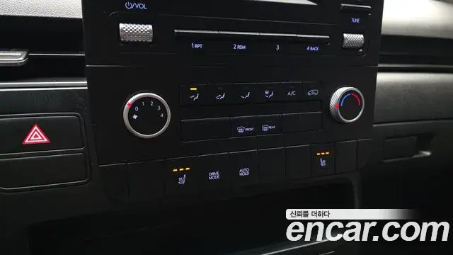 Hyundai Staria 2021 — Фото 18/20