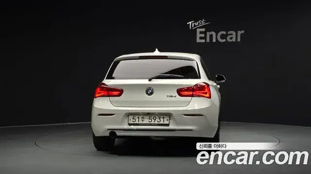 BMW 1 Series 2018 — Фото 4/20