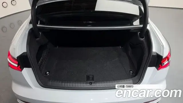 Audi A6 2023 — Фото 17/20