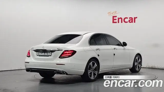 Mercedes-Benz E-Class 2018 — Фото 2/20