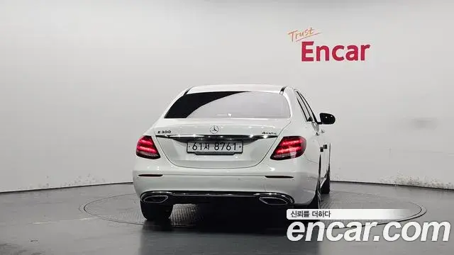 Mercedes-Benz E-Class 2018 — Фото 4/20