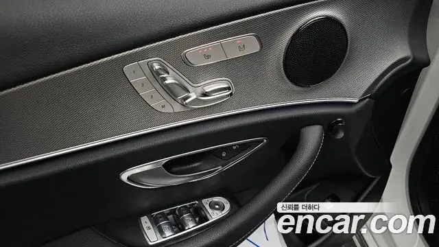 Mercedes-Benz E-Class 2018 — Фото 17/20