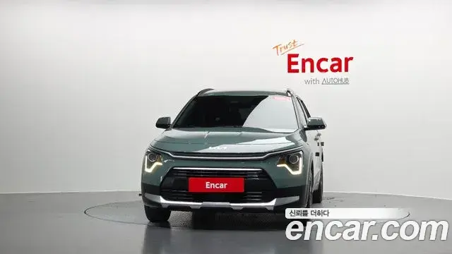 Kia Niro 2023 — Фото 3/20