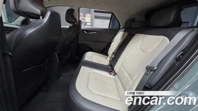 Kia Niro 2023 — Фото 12/20