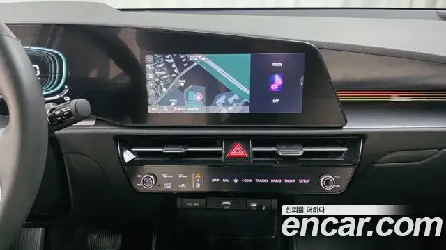 Kia Niro 2023 — Фото 13/20