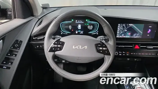 Kia Niro 2023 — Фото 14/20