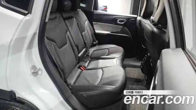 Jeep Compass 2022 — Фото 11/20