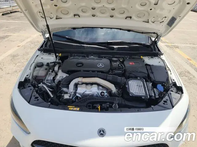 Mercedes-Benz A-Class 2023 — Фото 1/20