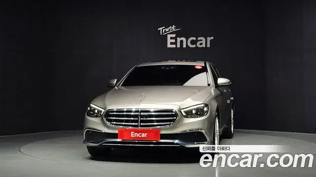 Mercedes-Benz E-Class 2021 — Фото 3/20