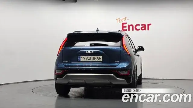 Kia Niro 2022 — ფოტო 4/31
