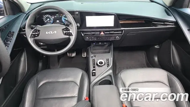 Kia Niro 2022 — ფოტო 20/31