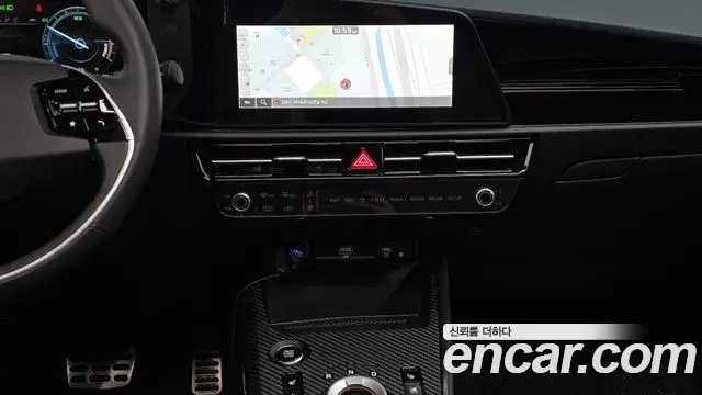 Kia Niro 2022 — ფოტო 27/31