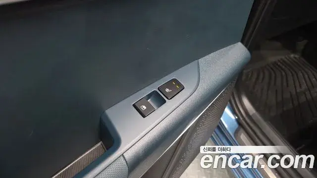 Kia Niro 2022 — ფოტო 14/31