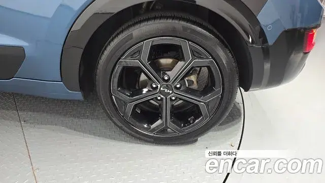 Kia Niro 2022 — ფოტო 31/31