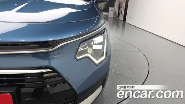 Kia Niro 2022 — ფოტო 11/31