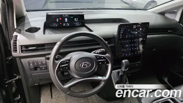 Hyundai Staria 2023 — Фото 7/20