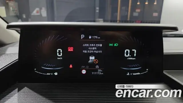 Hyundai Staria 2023 — Фото 8/20