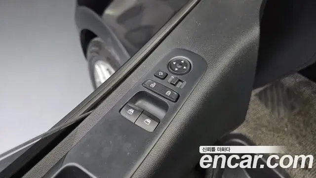 Hyundai Staria 2023 — Фото 13/20