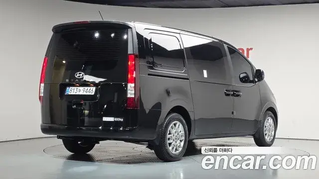 Hyundai Staria 2024 — Фото 2/20