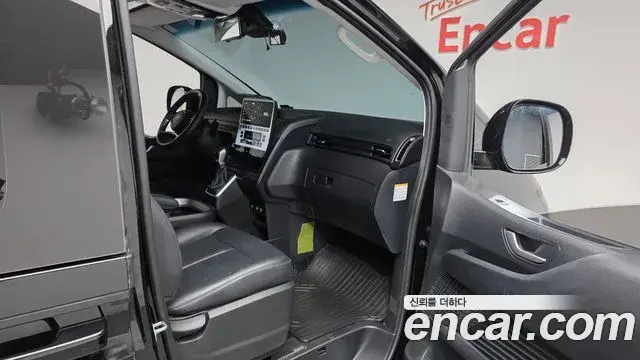 Hyundai Staria 2024 — Фото 11/20