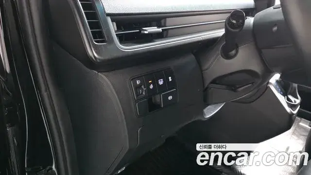 Hyundai Staria 2024 — Фото 18/20