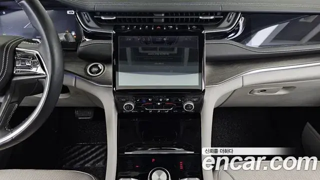 Jeep Grand Cherokee 2022 — Фото 13/20