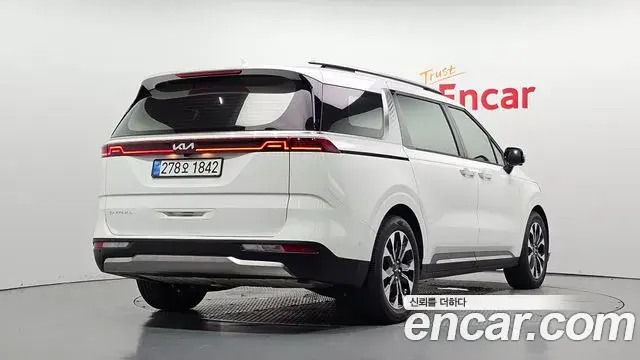 Kia Carnival 2022 — Фото 1/20