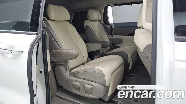 Kia Carnival 2022 — Фото 11/20