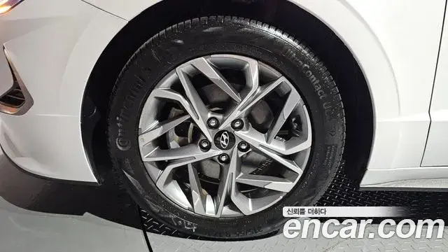 Hyundai Sonata 2019 — Фото 4/20