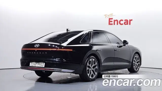Hyundai Grandeur 2023 — Фото 2/20