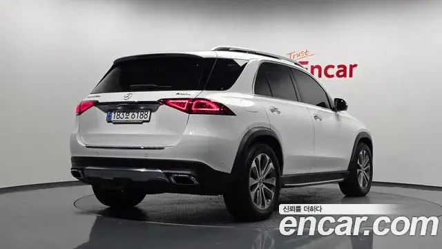 Mercedes-Benz GLE-Class 2023 — Фото 2/20