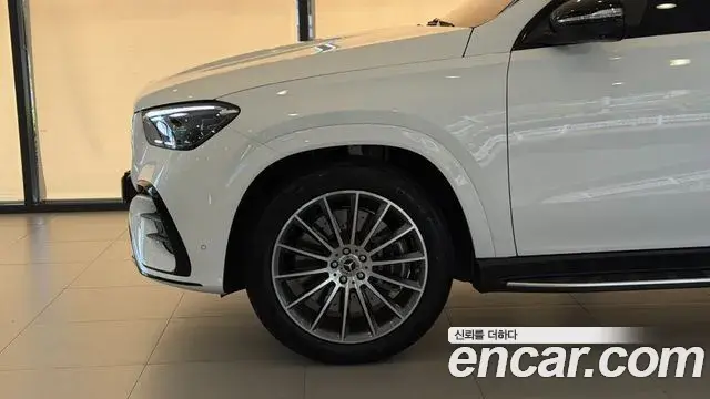 Mercedes-Benz GLE-Class 2026 — Фото 4/17