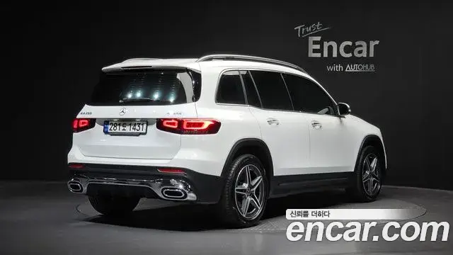 Mercedes-Benz GLB-Class 2021 — Фото 2/20