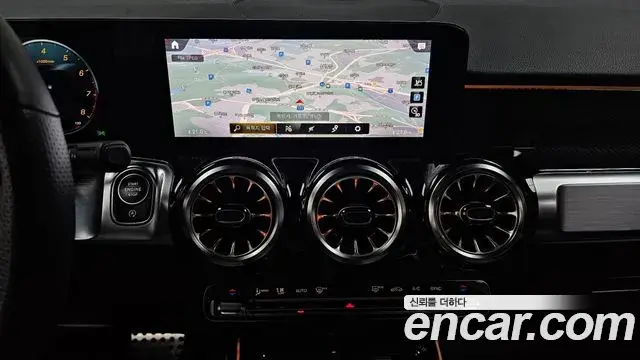 Mercedes-Benz GLB-Class 2021 — Фото 12/20