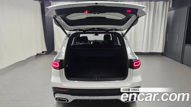 Mercedes-Benz GLB-Class 2021 — Фото 16/20