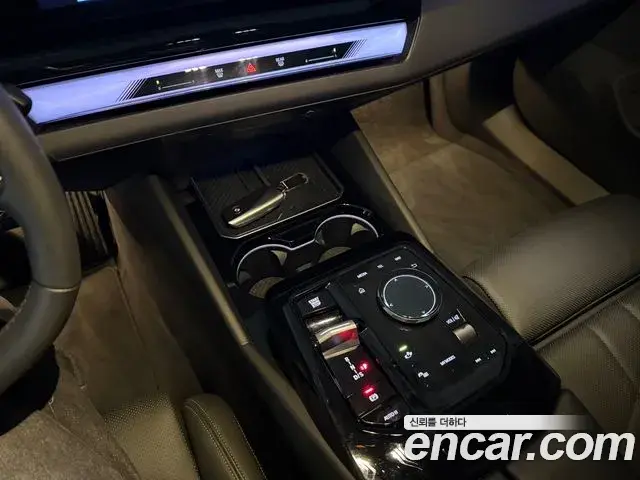 BMW 5 Series 2025 — Фото 12/19