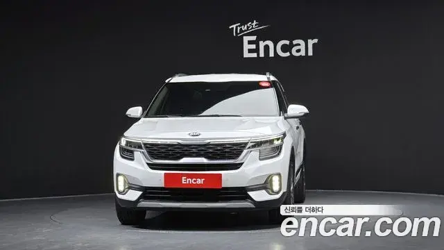 Kia Seltos 2020 — Фото 3/20