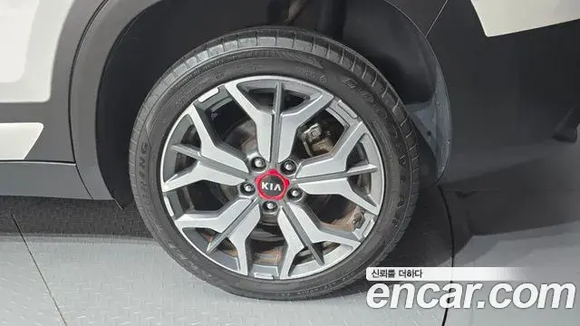 Kia Seltos 2020 — Şəkil 9/32