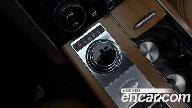 Land Rover Range Rover 2019 — Photo 9/46