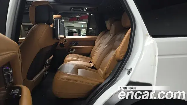 Land Rover Range Rover 2019 — Photo 10/46