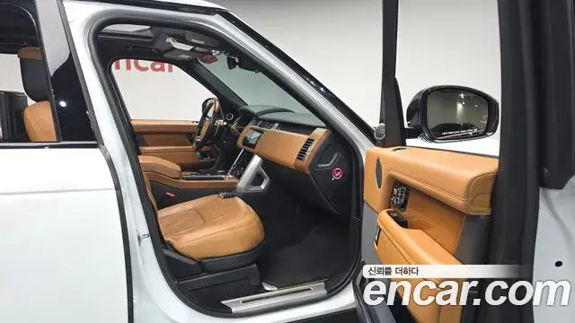 Land Rover Range Rover 2019 — Photo 29/46