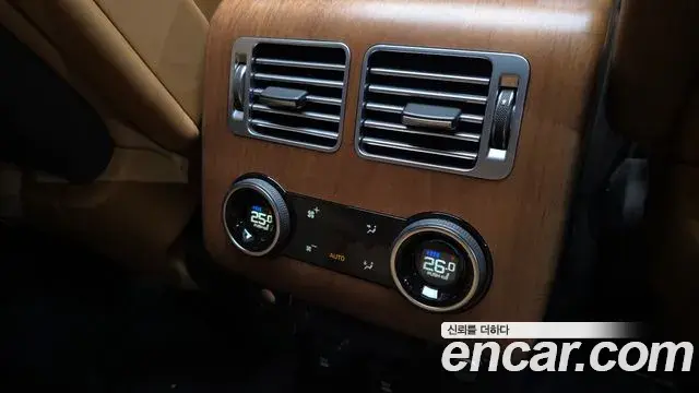 Land Rover Range Rover 2019 — Photo 43/46