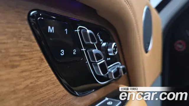 Land Rover Range Rover 2019 — Photo 33/46