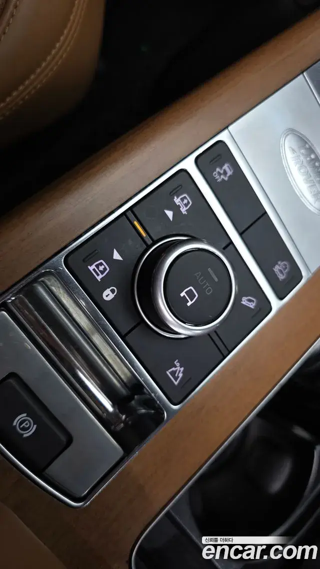 Land Rover Range Rover 2019 — Photo 45/46