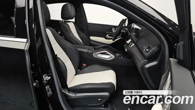 Mercedes-Benz GLE-Class 2025 — Фото 12/20